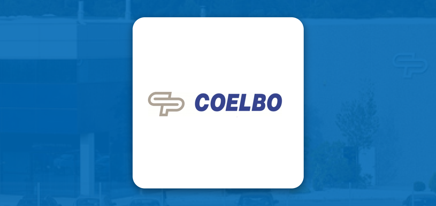 Logo de COELBO sobre fondo azul corporativo, imagen de marca profesional de soluciones para control y gestión de bombas de agua.