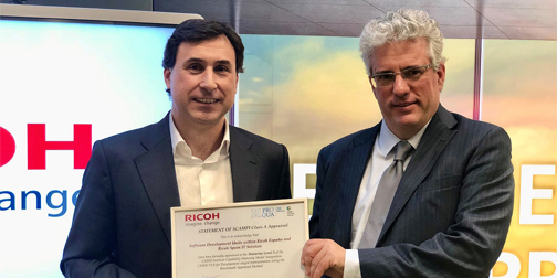 En la imagen, Enric Arnau, director de la Oficina de Calidad de Ricoh España, y José María Sancho, CEO de Process Quality Engineering S.L.